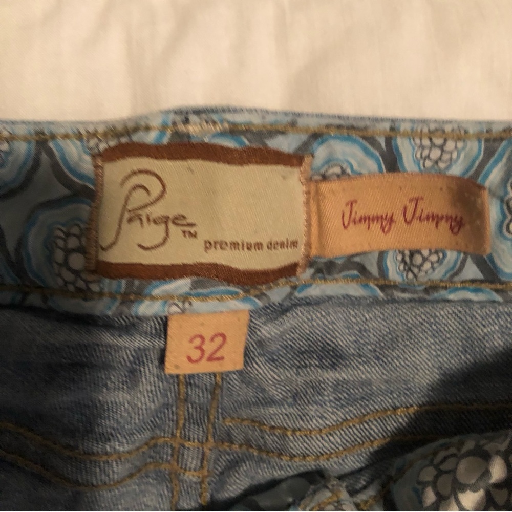 Denim Shorts with lovely detail in the pockets and waste band. - Picture 4 of 9